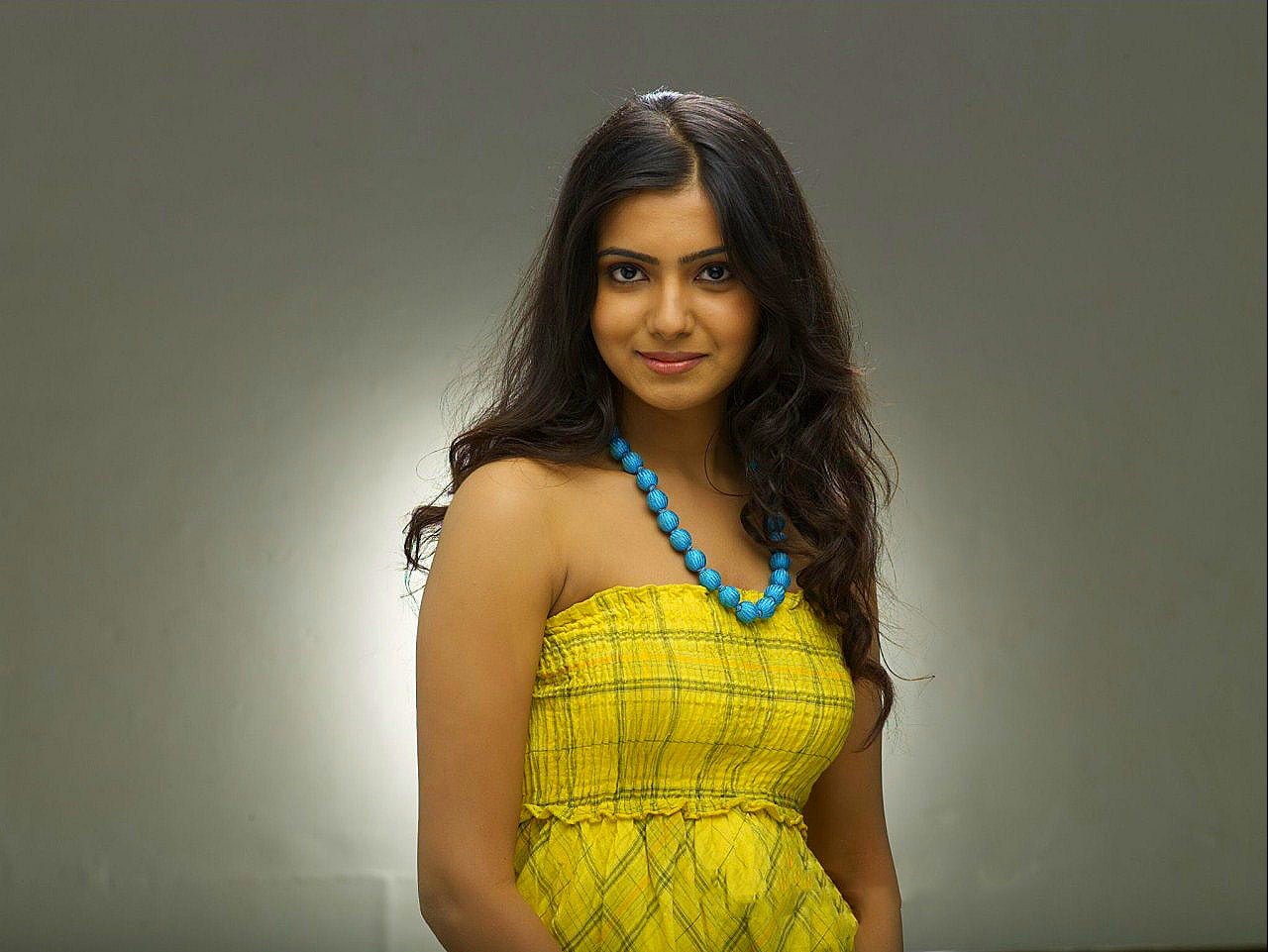 Samantha Ruth Prabhu women's yellow tube dress Bollywood Celebrities