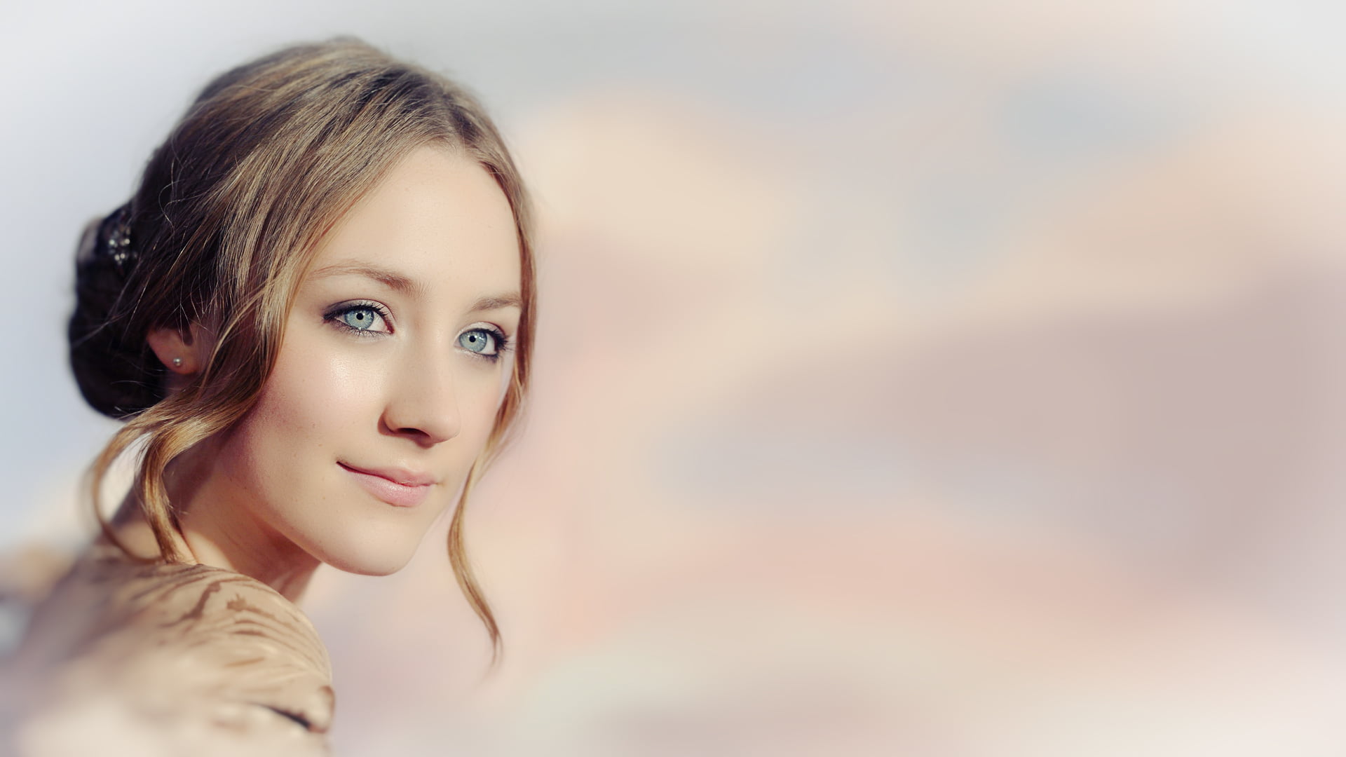 Saoirse Ronan women face portrait actress looking at camera