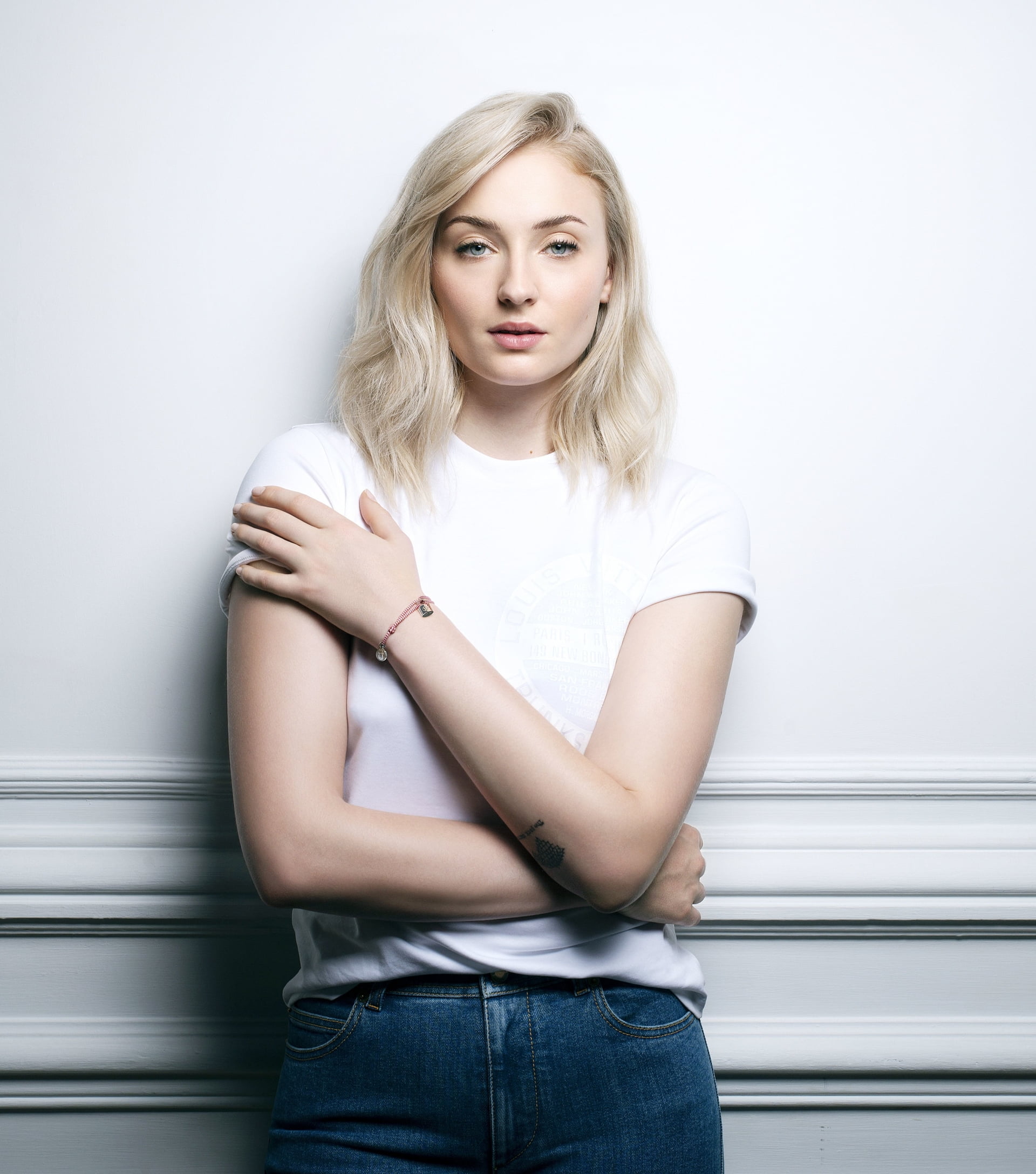 Sophie Turner blonde blue eyes jeans women actress 52