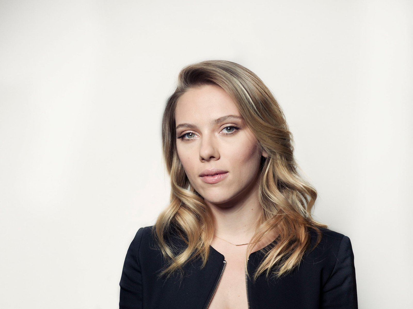 Scarlett Johansson actress face smile blonde women caucasian Ethnicity 2k