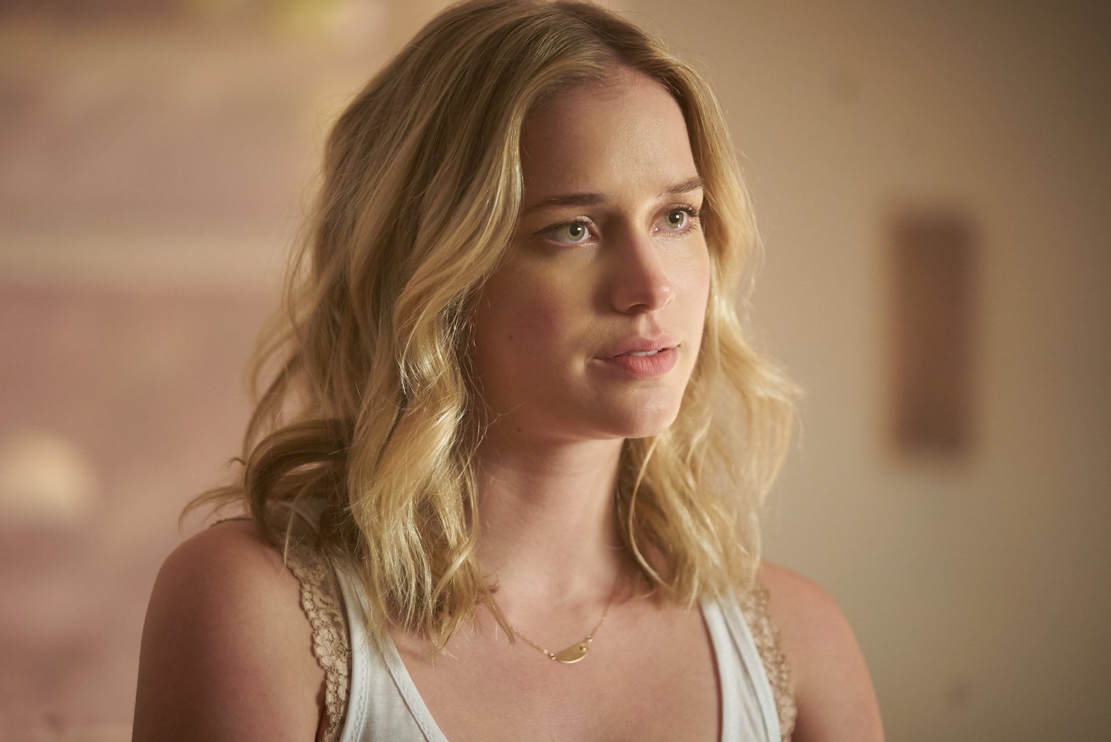 women actress blonde Elizabeth Lail 2k 4k