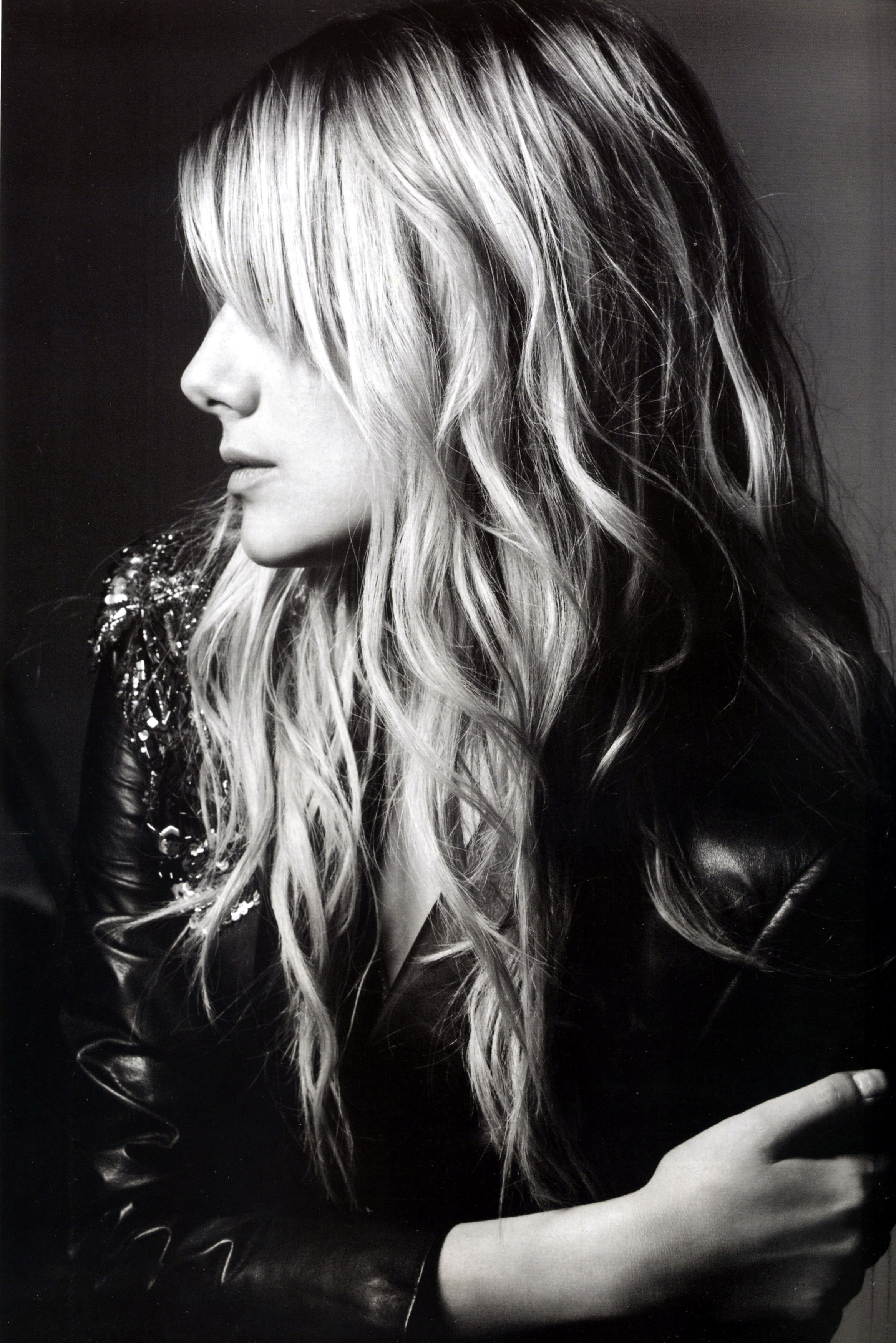 women actress monochrome M lanie Laurent leather jackets 2k