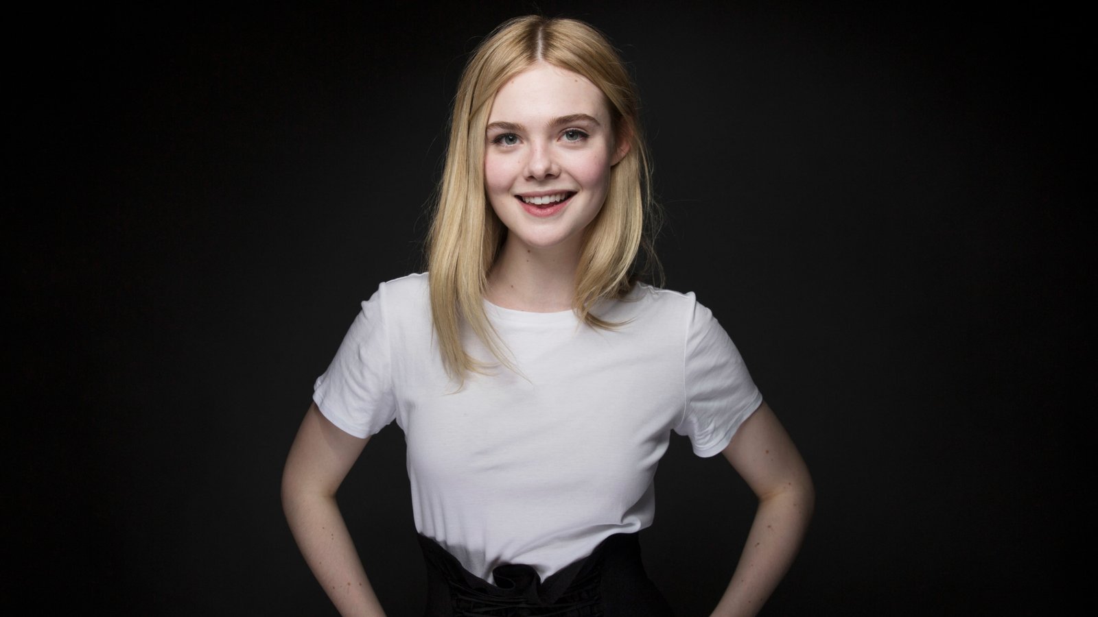 women blonde actress Elle Fanning 2k 4k