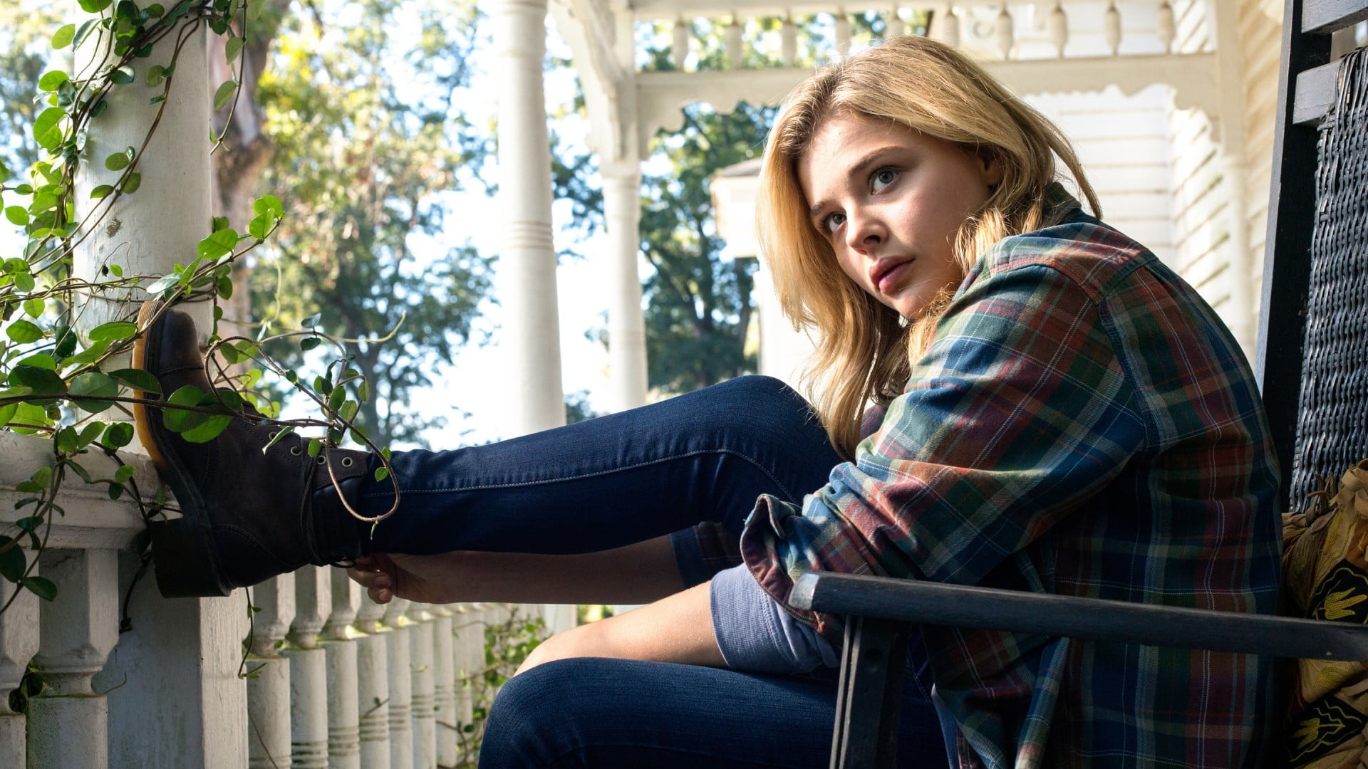 women Chlo Grace Moretz actress jeans blonde one person