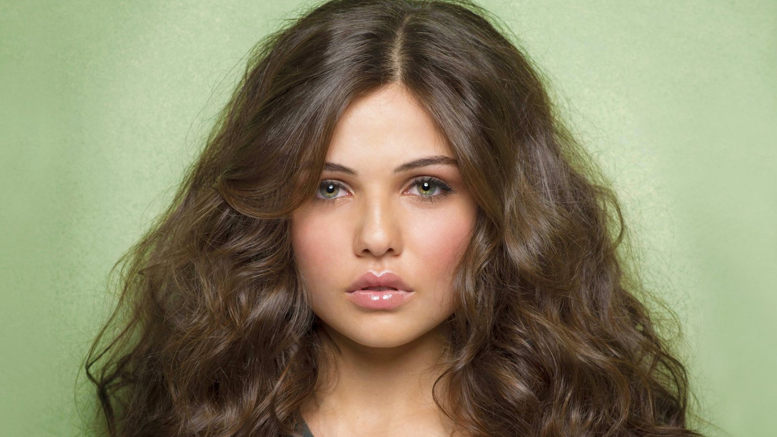 women Danielle Campbell actress brunette pink lipstick 2k