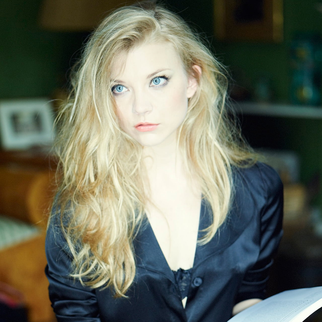 women's black crew neck shirt Natalie Dormer blonde actress