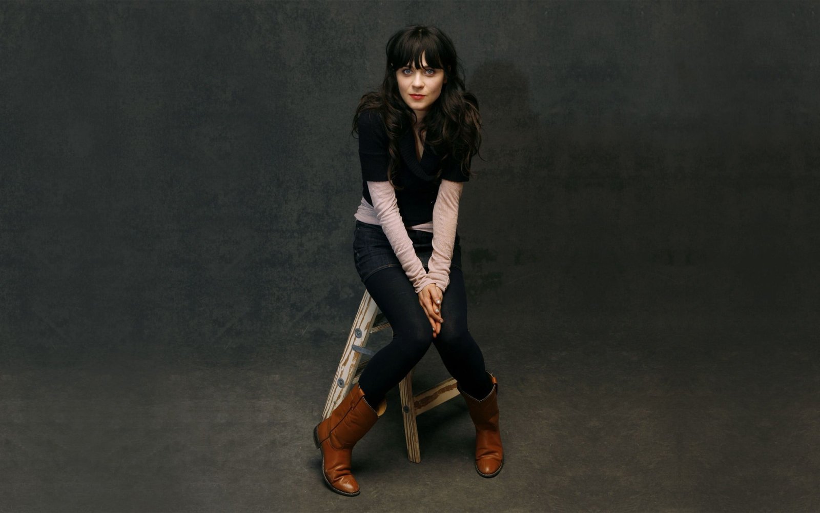 women's black shirt Zooey Deschanel actress brunette full length 78 2k