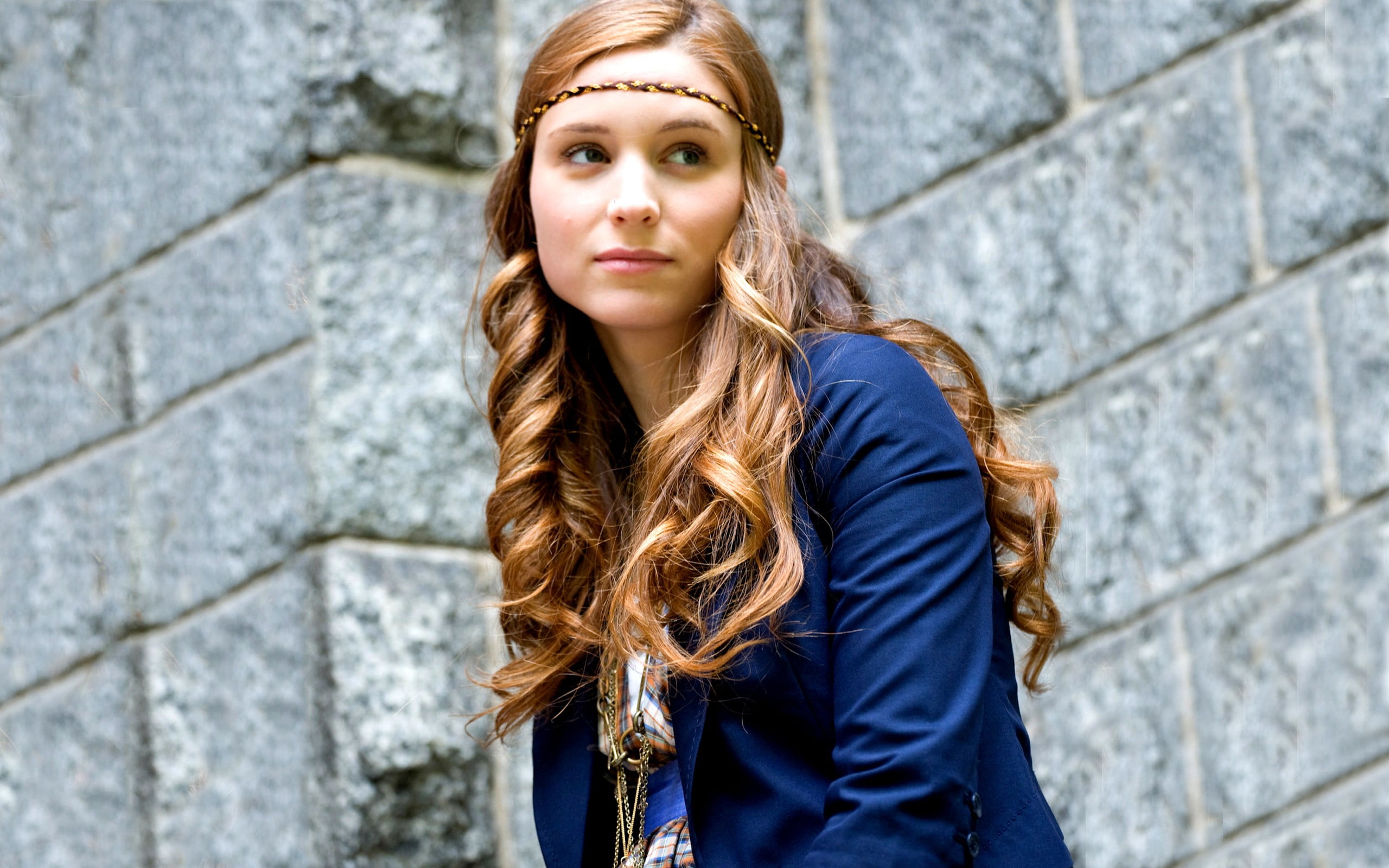 women's blue and red traditional dress Rooney Mara actress 2k