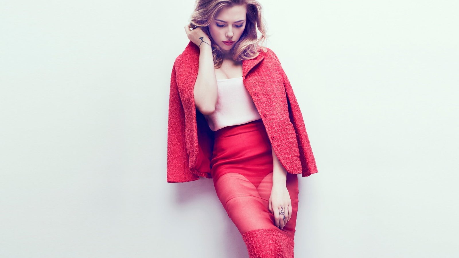 women's white top and red pants Scarlett Johansson actress