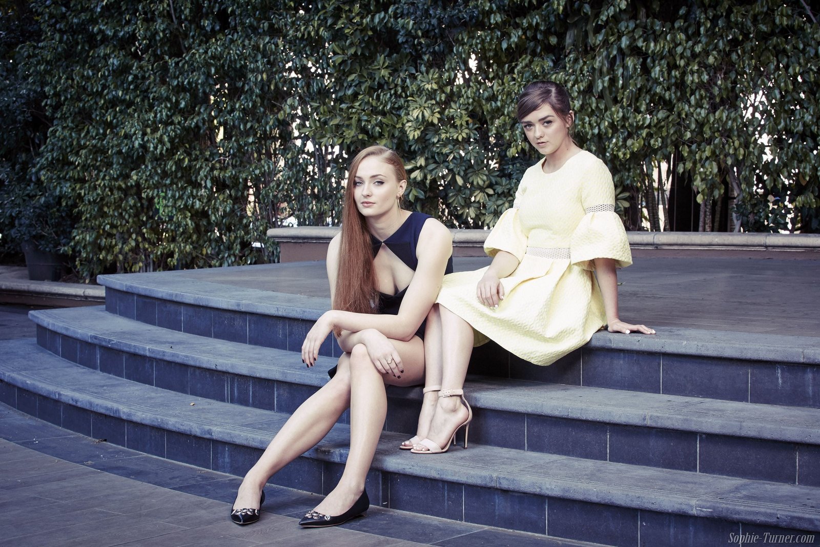 women's yellow dress Sophie Turner Maisie Williams redhead 2k