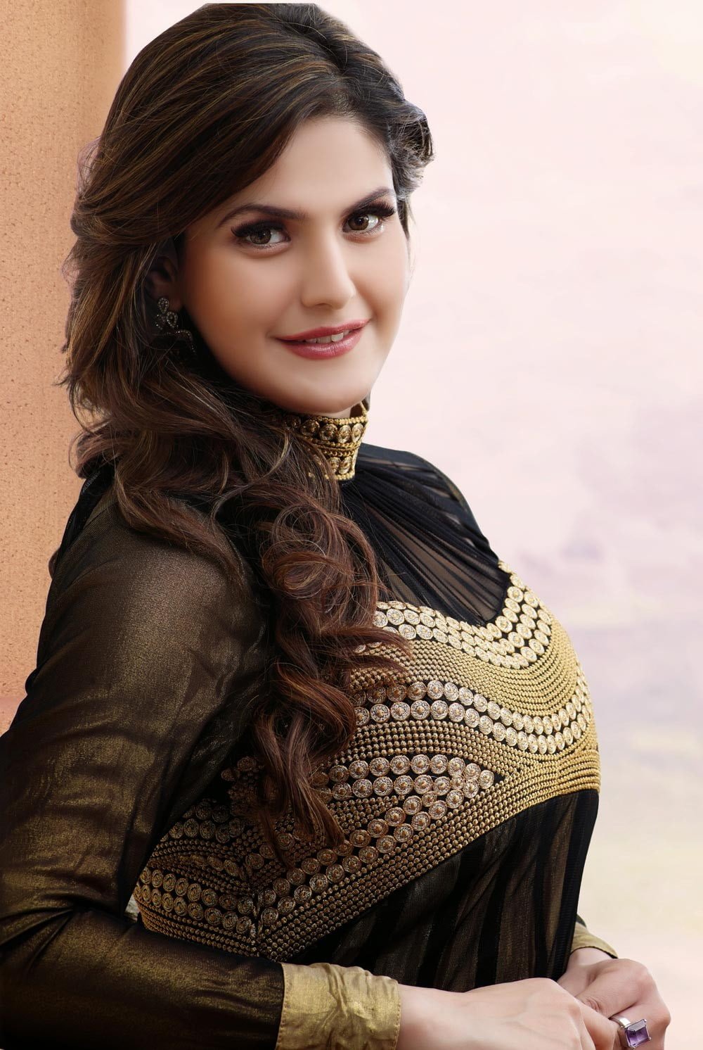 Zareen Khan model women looking at viewer smiling face 24