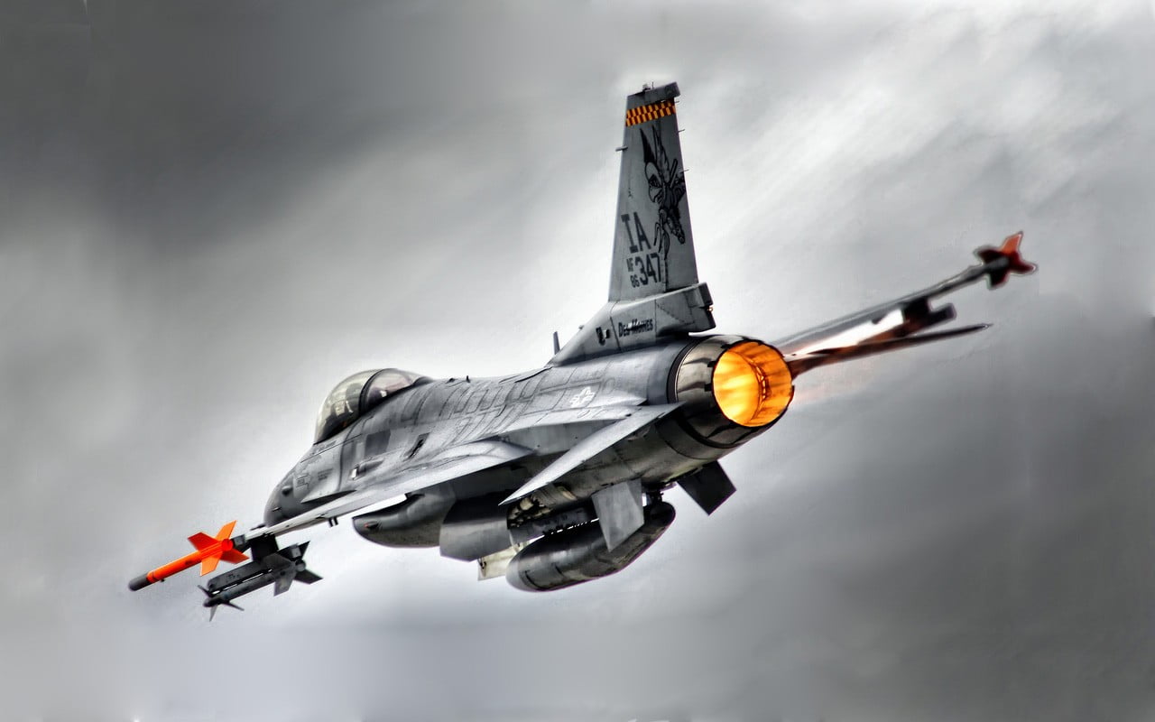 gray jet plane General Dynamics F 16 Fighting Falcon aircraft