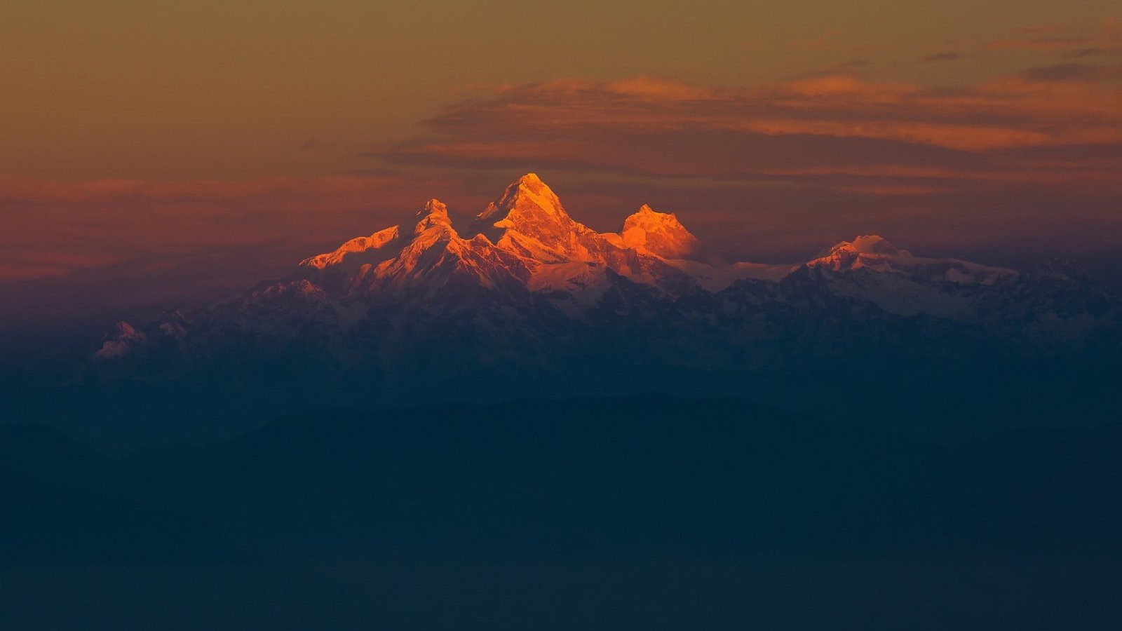 snowcap mountain digital wallpaper nature landscape sky clouds 2k