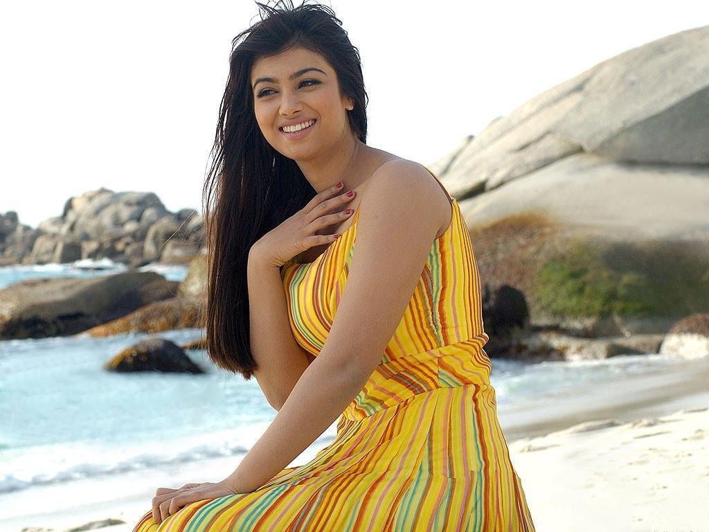 Cute Ayesha Takia women's yellow and green dress Female Celebrities
