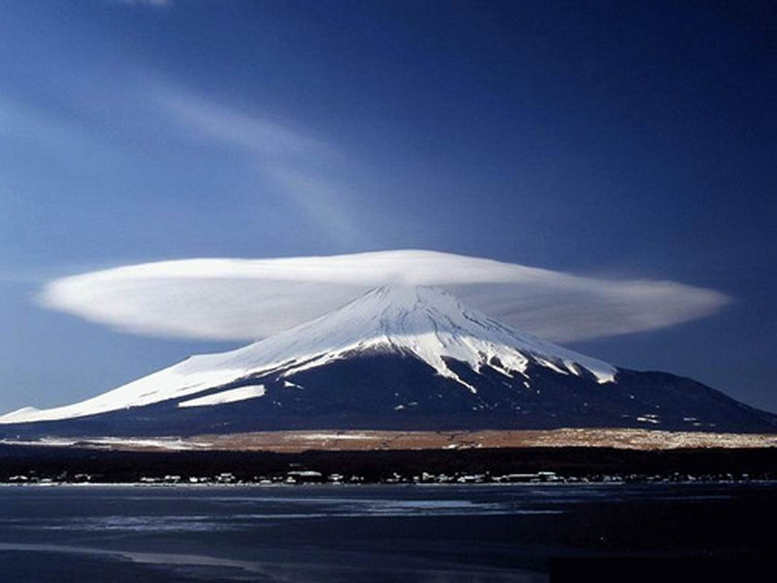 Marvelous Lenticular Clouds Mt Fuji Japan Nature Scenery 2k