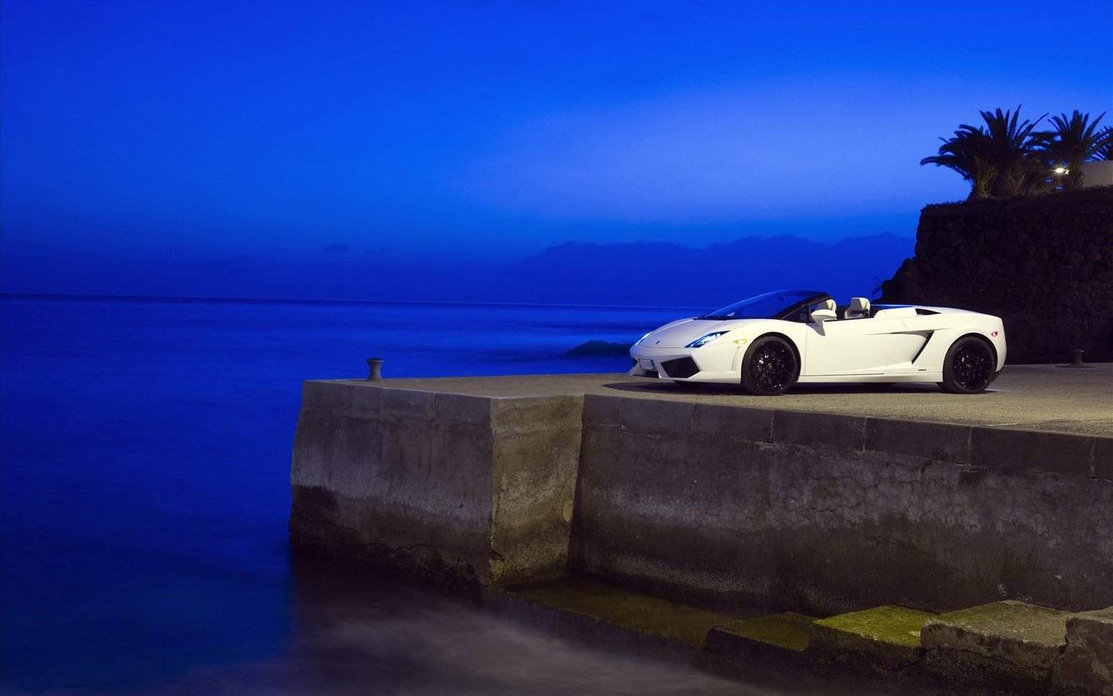 Nice car scenery desktop background 2k