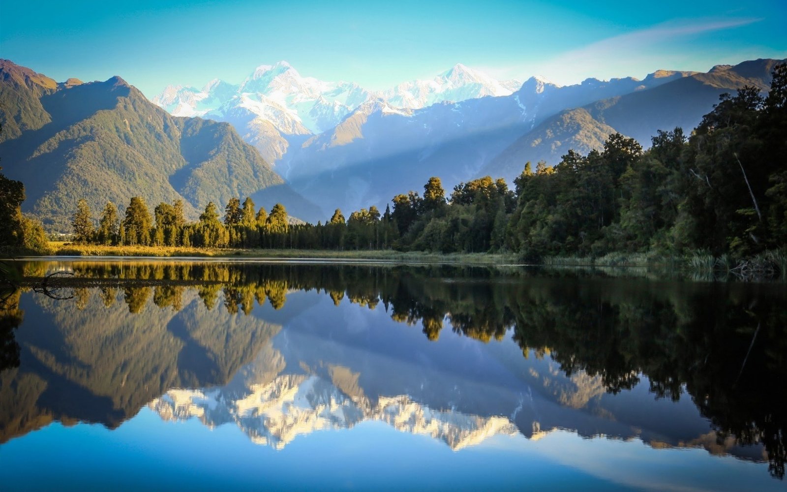 background nature image mountain reflection beauty in 2k