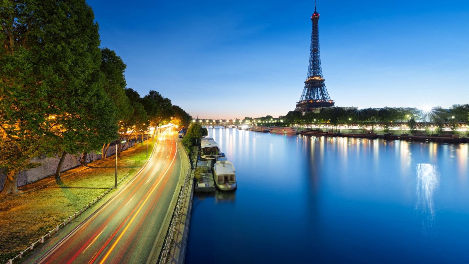 Eiffel Tower in Paris France widescreen urban scenery 2k