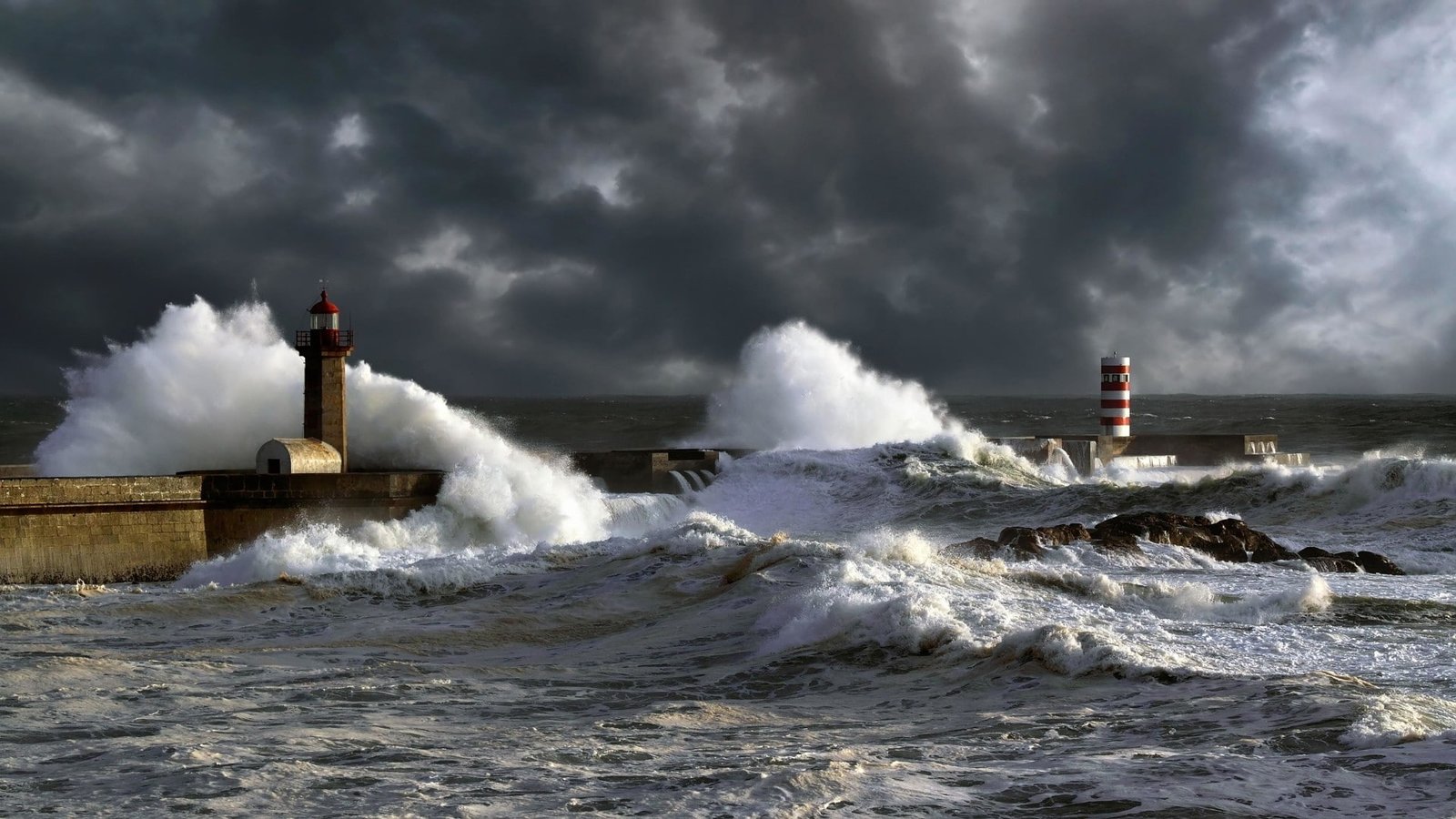 nature landscape sea lighthouse clouds horizon waves 2k