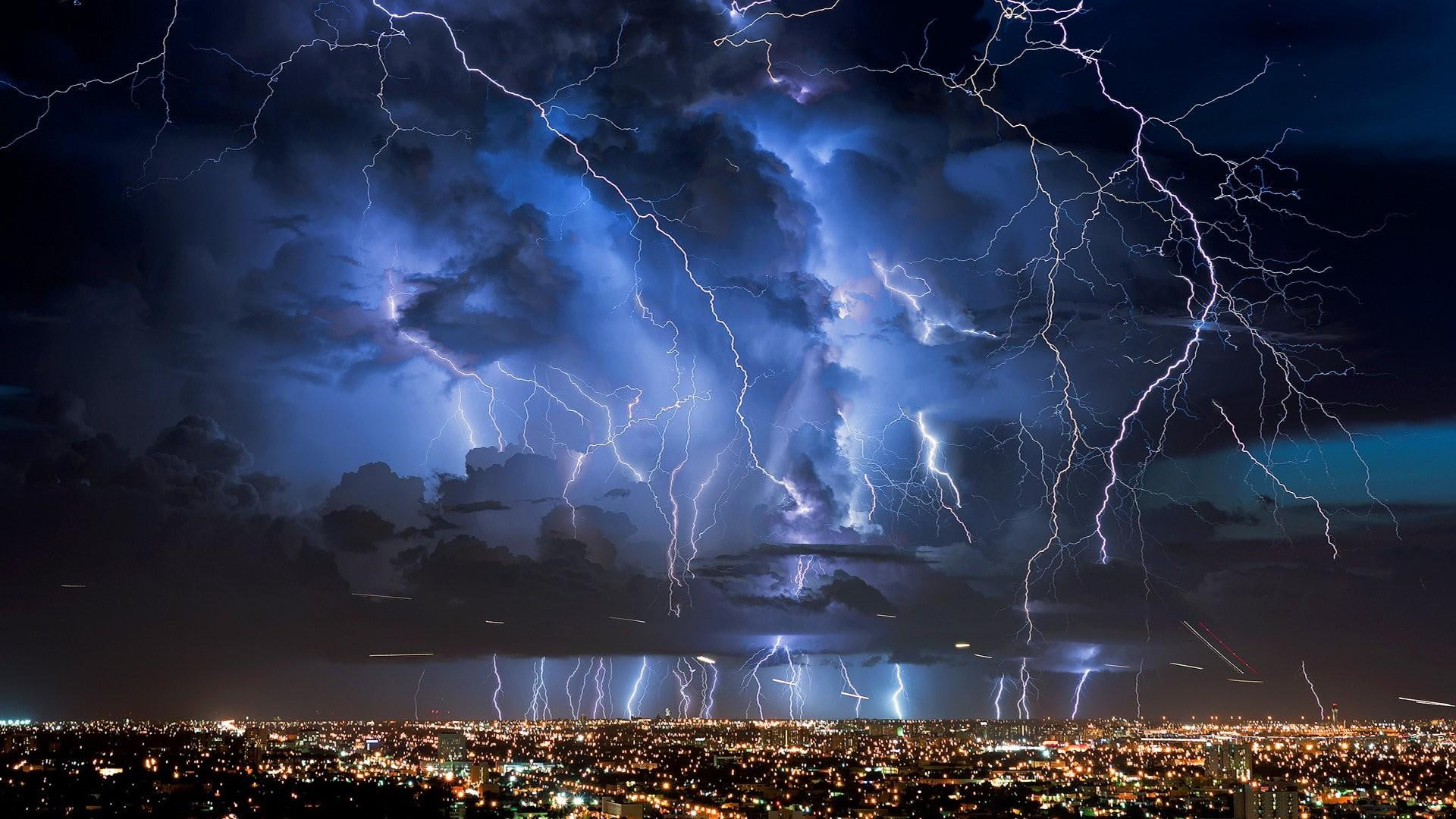 night city lightning storm clouds nature scenario disaster 2k