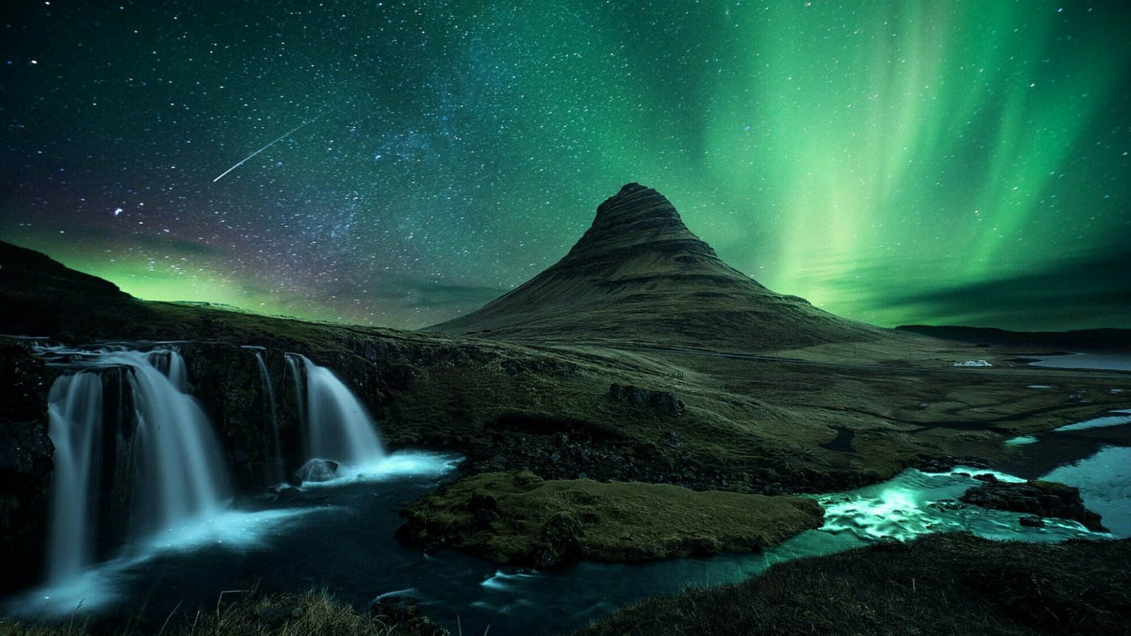 outer space kirkjufellsfoss iceland midnight earth computer wallpaper 2k