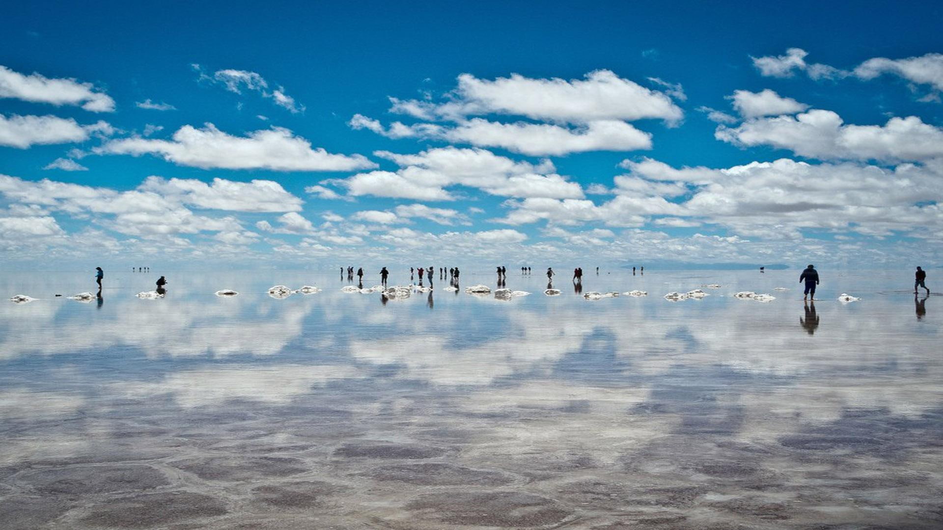 Salar de Uyuni Daniel Campos Bolivia sky cloud water 2k