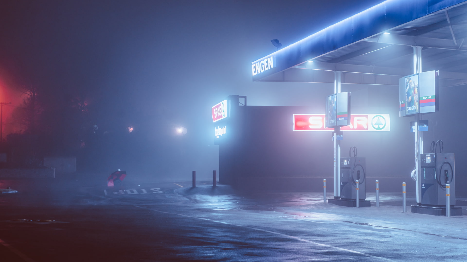 night long exposure street light Gas station Elsa Bleda 2k