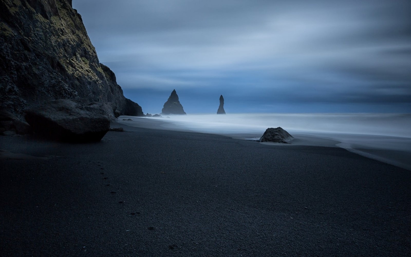 seashore Iceland nature beach cliff coast landscape sky 2k