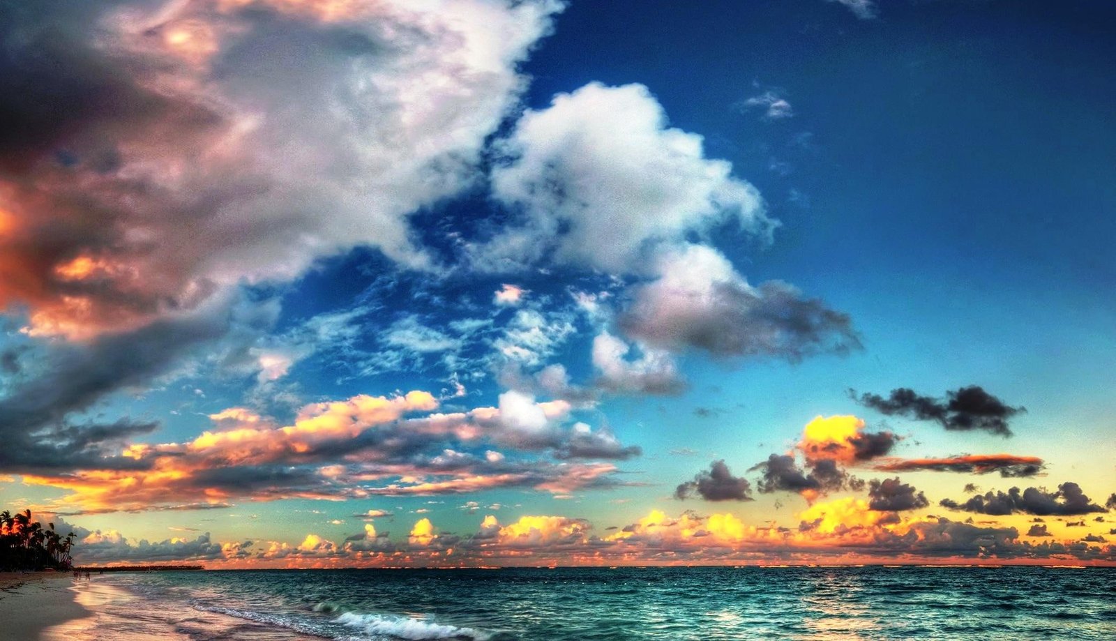 Beautiful Sunset On The Beach black and white clouds photo golden 2k