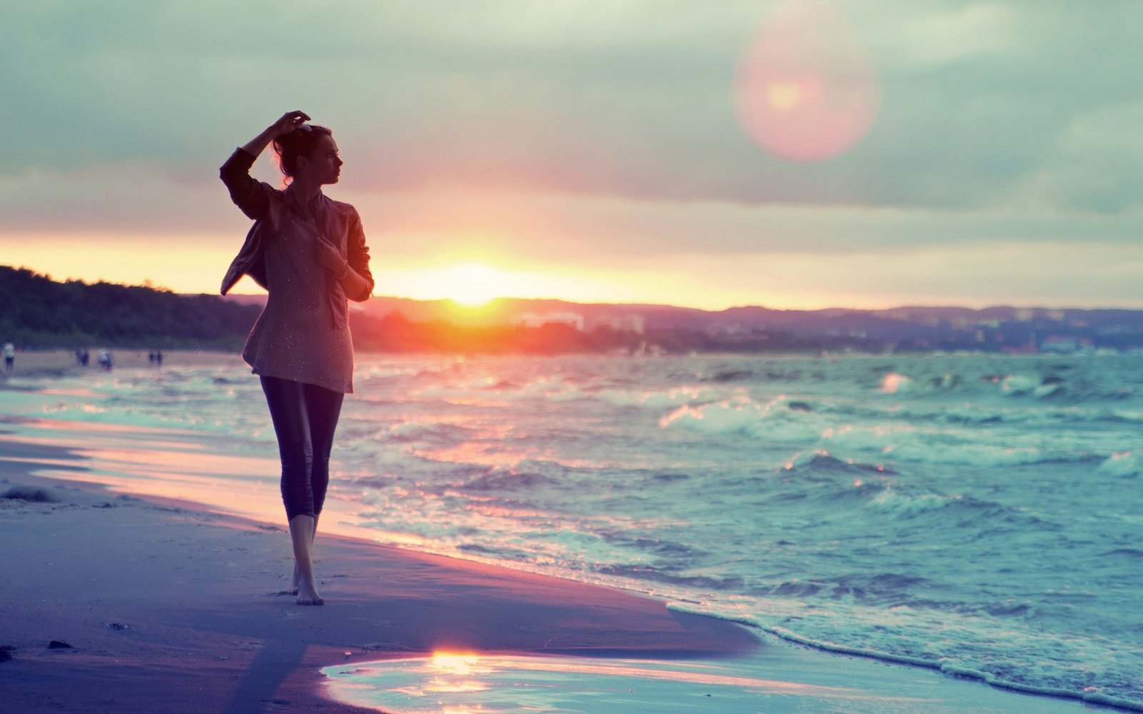 Evening Walk on the Beach sand sea girl relax 2k