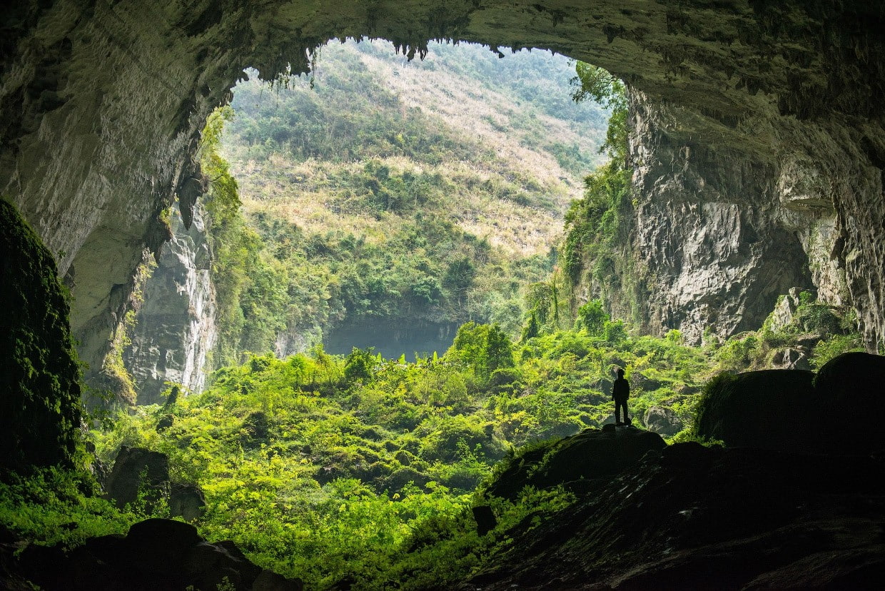 rock Hang Son Doong jungle men landscape forest cave
