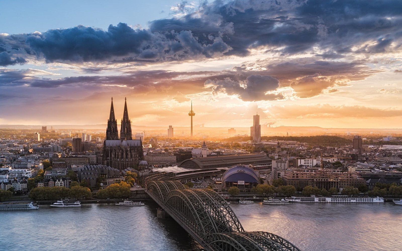 Hohenzollern Bridge landscape nature cityscape Cologne Germany 2k
