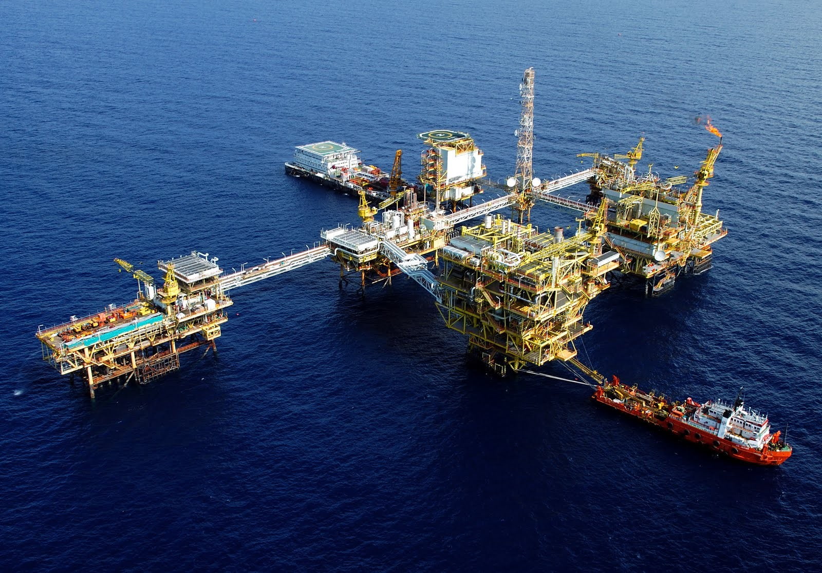 oil platform nature industry water high angle view sea 2k