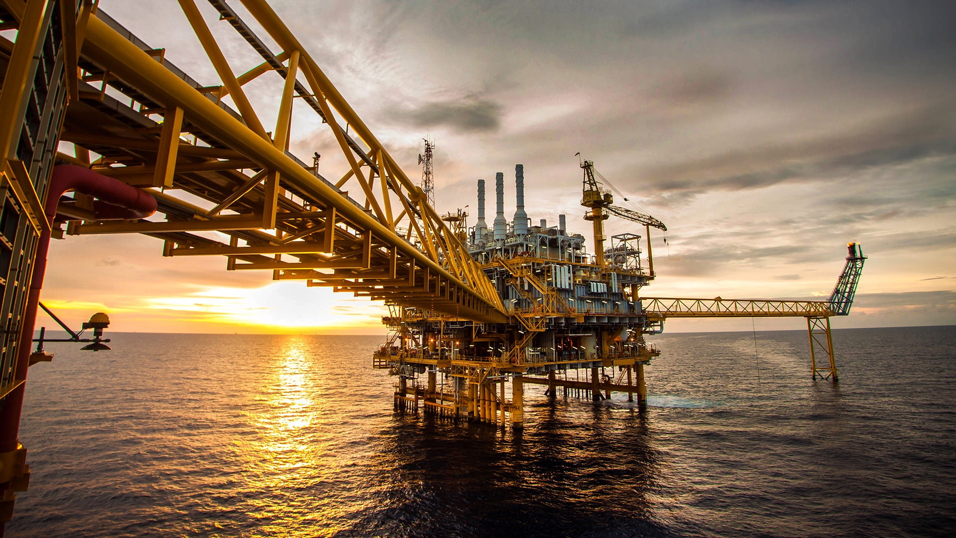 Platform Offshore Metso Building Oil Industrial sky water 2k