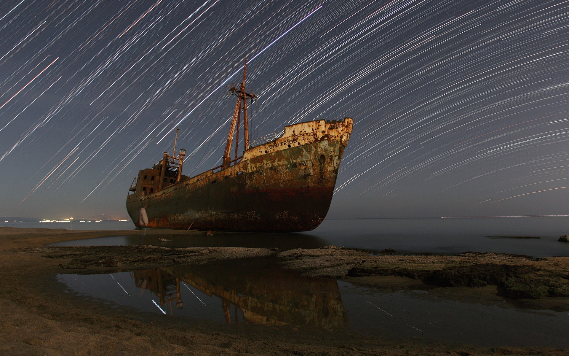landscape beach wreck boat abandoned vehicle long exposure 2k