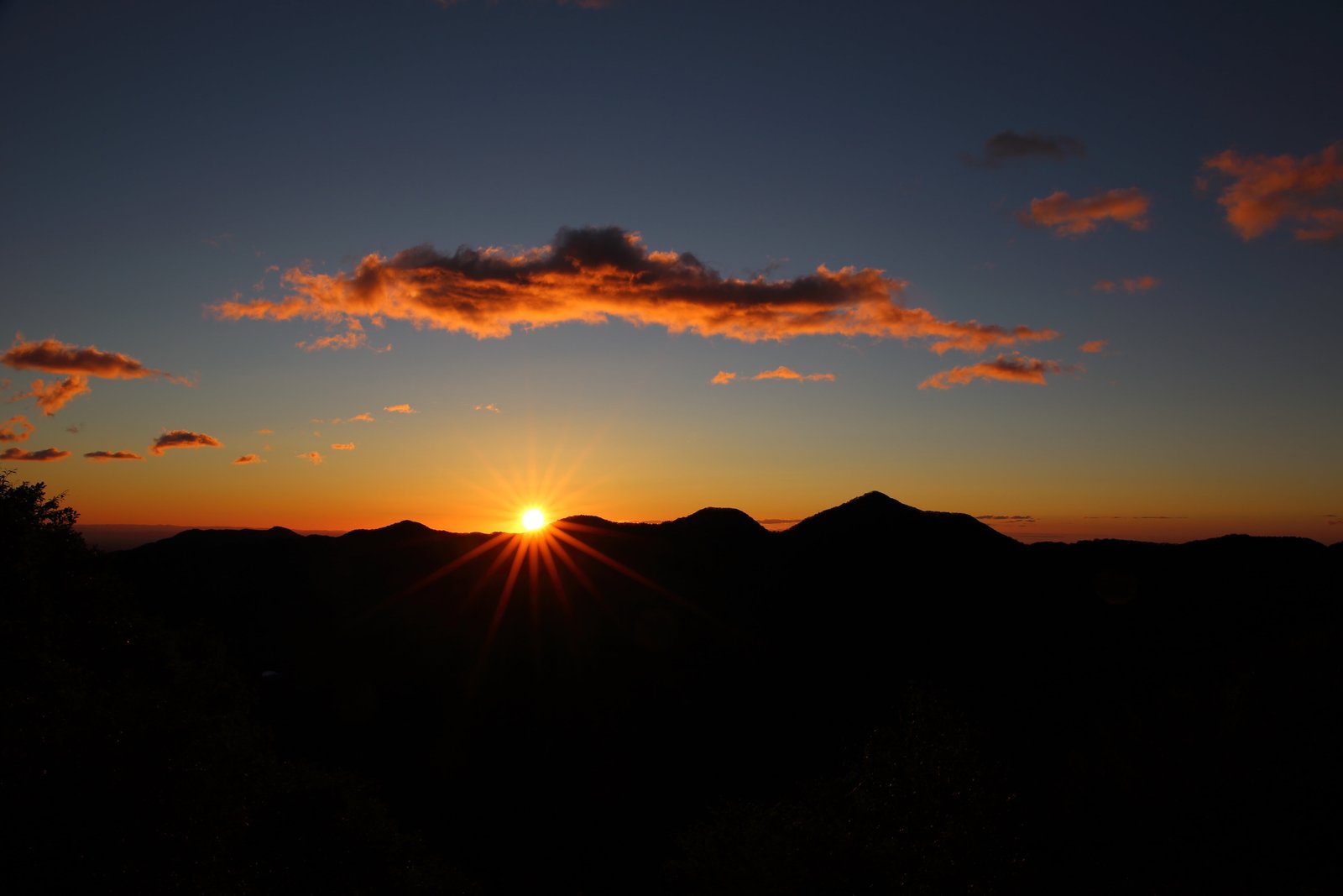 sunrise scenery nature landscape mountain shadow silhouette 2k 4k 5k