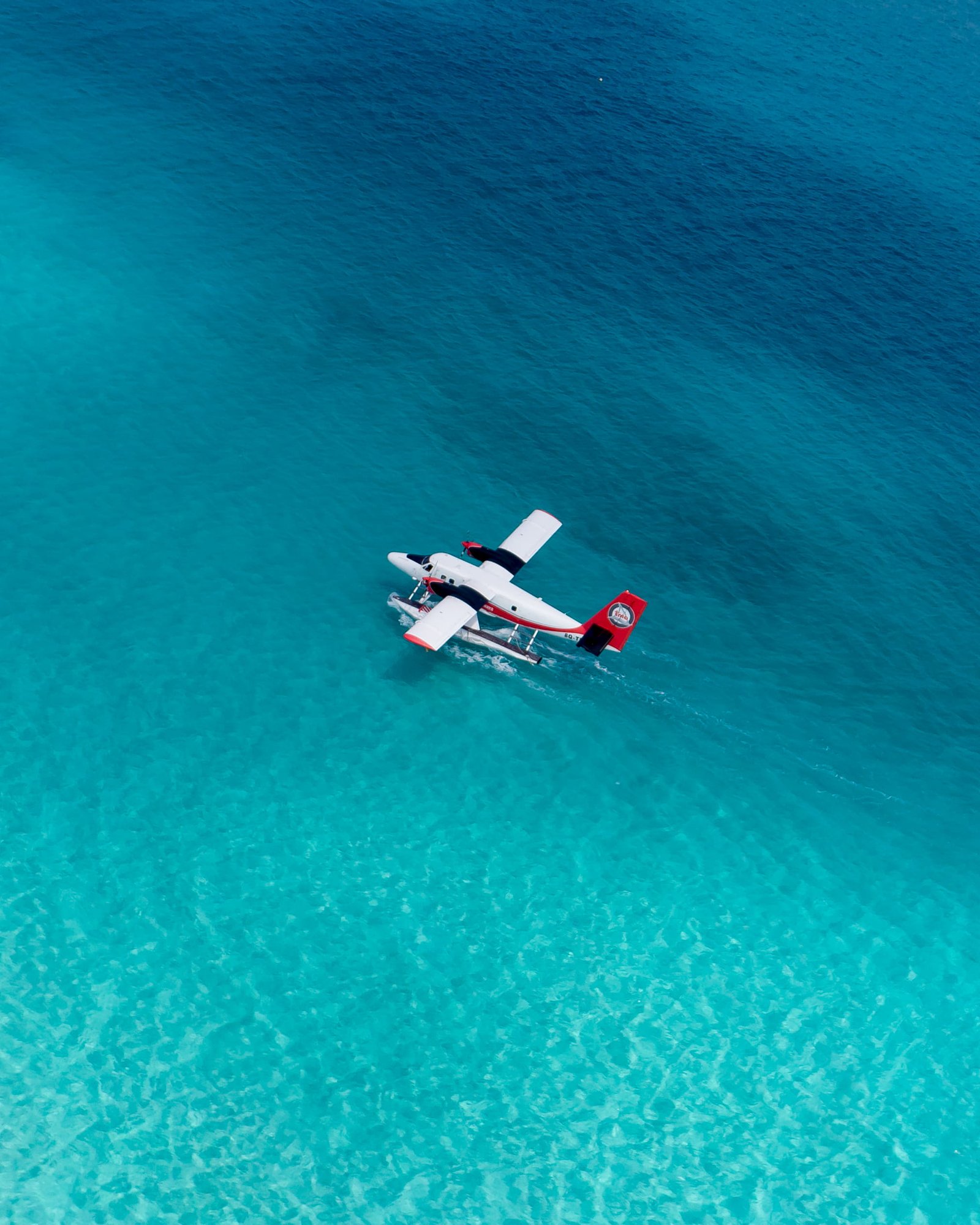 white sea plane aircraft transportation airplane vehicle 2k