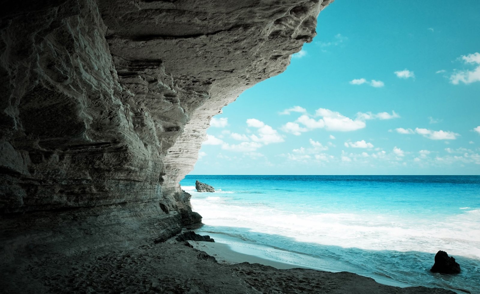 white and blue wooden boat photography nature water sea coast 2k