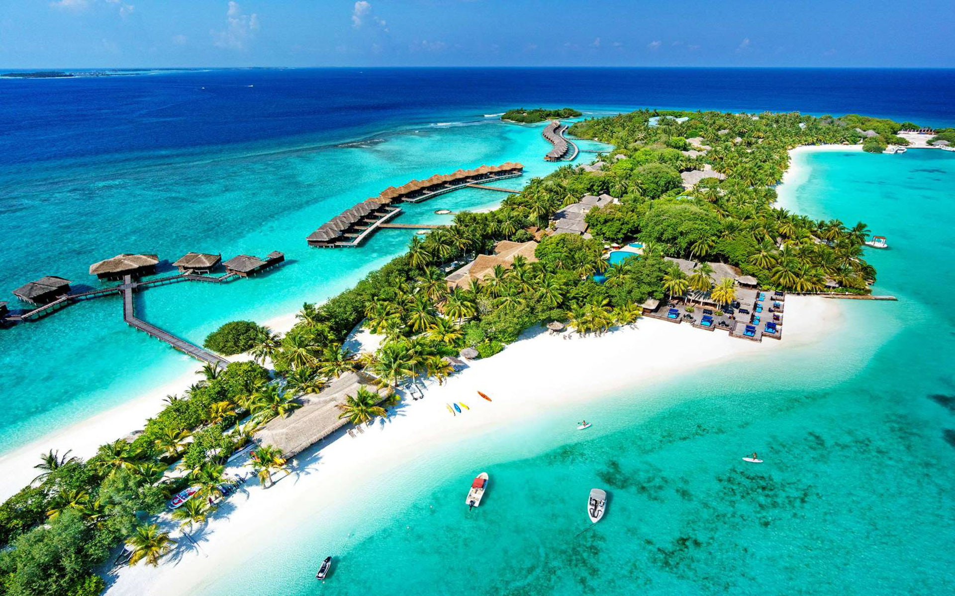 Maldives Island Bungalows Wooden Houses In The Water Sandy Beaches Palm Trees Pools Sheraton Full Moon Resort View From Air Desktop Wallpaper Hd 2k