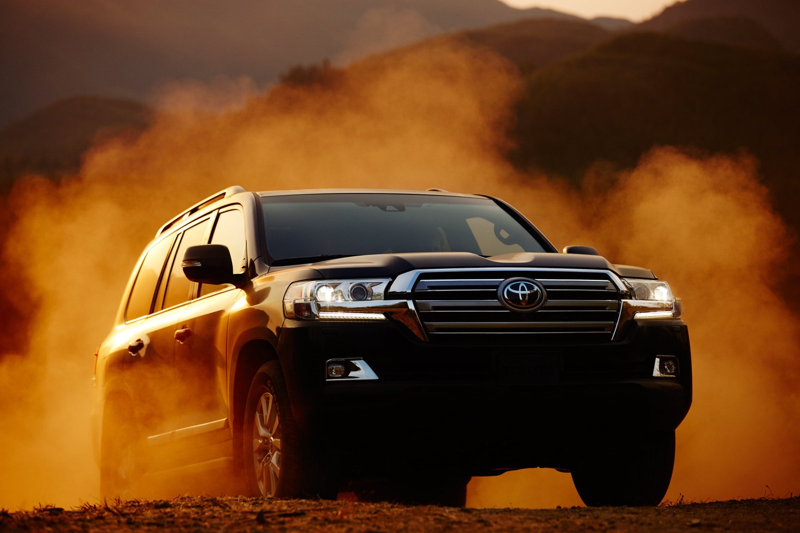 black Toyota SUV car Land Cruiser motor vehicle mode of transportation 2k 4k