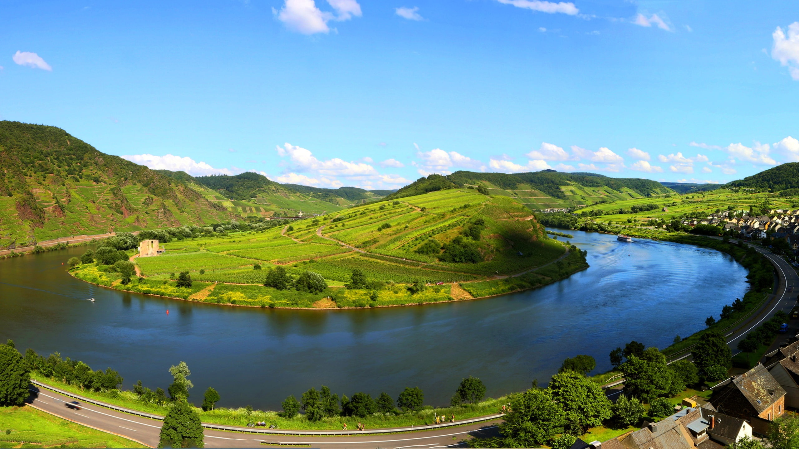 Beautiful scenery in Germany river landscape photography 2k