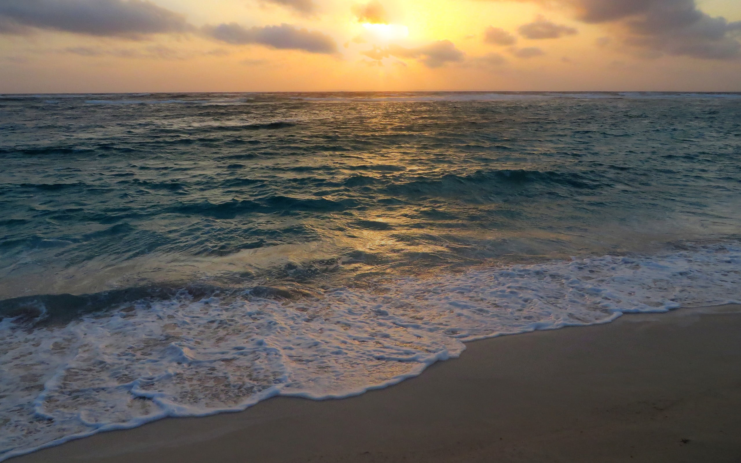 seawave under golden hour Aruba beach sky sunlight sunset 2k
