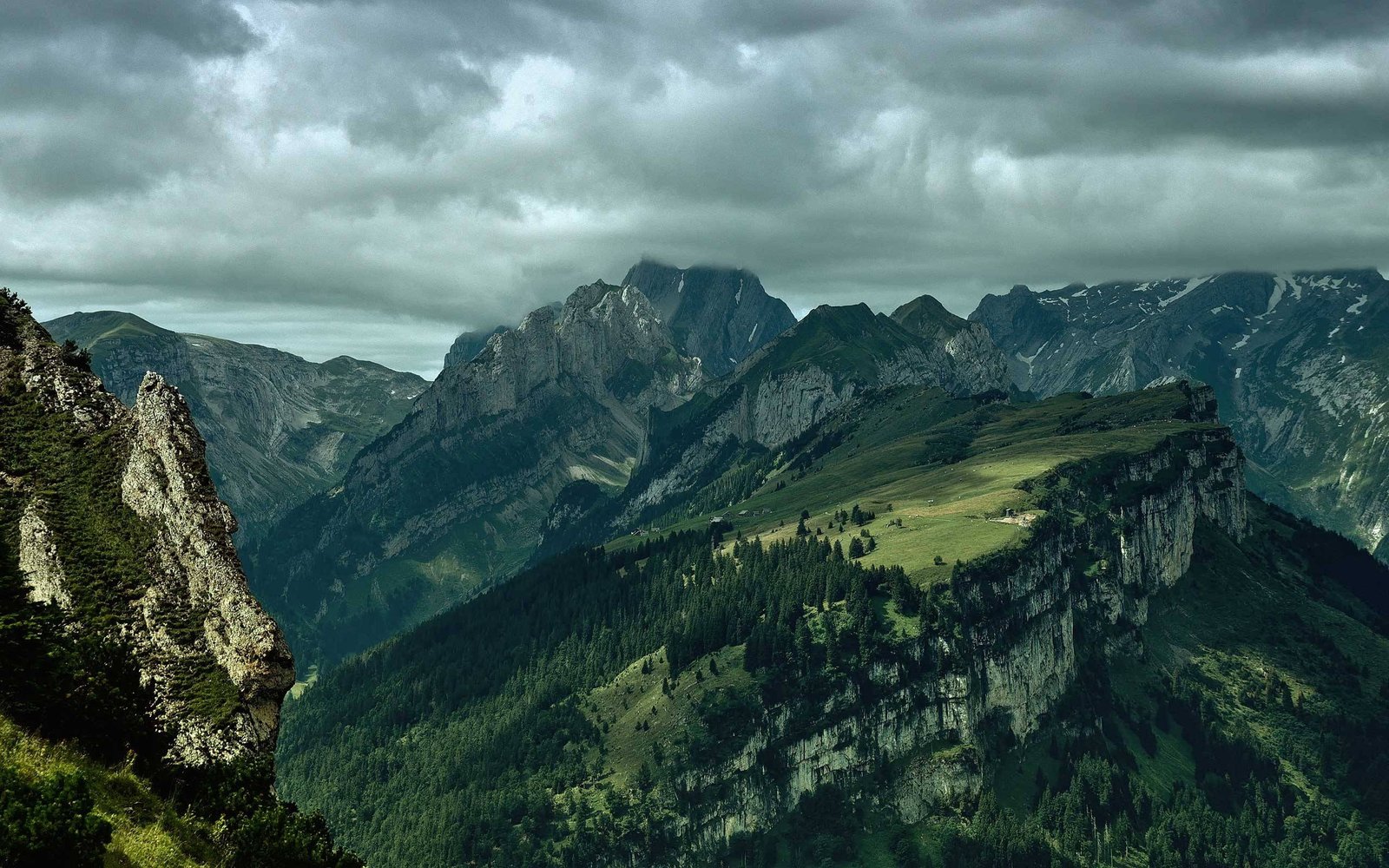 green black and gray mountain range landscape photo of mountains 2k