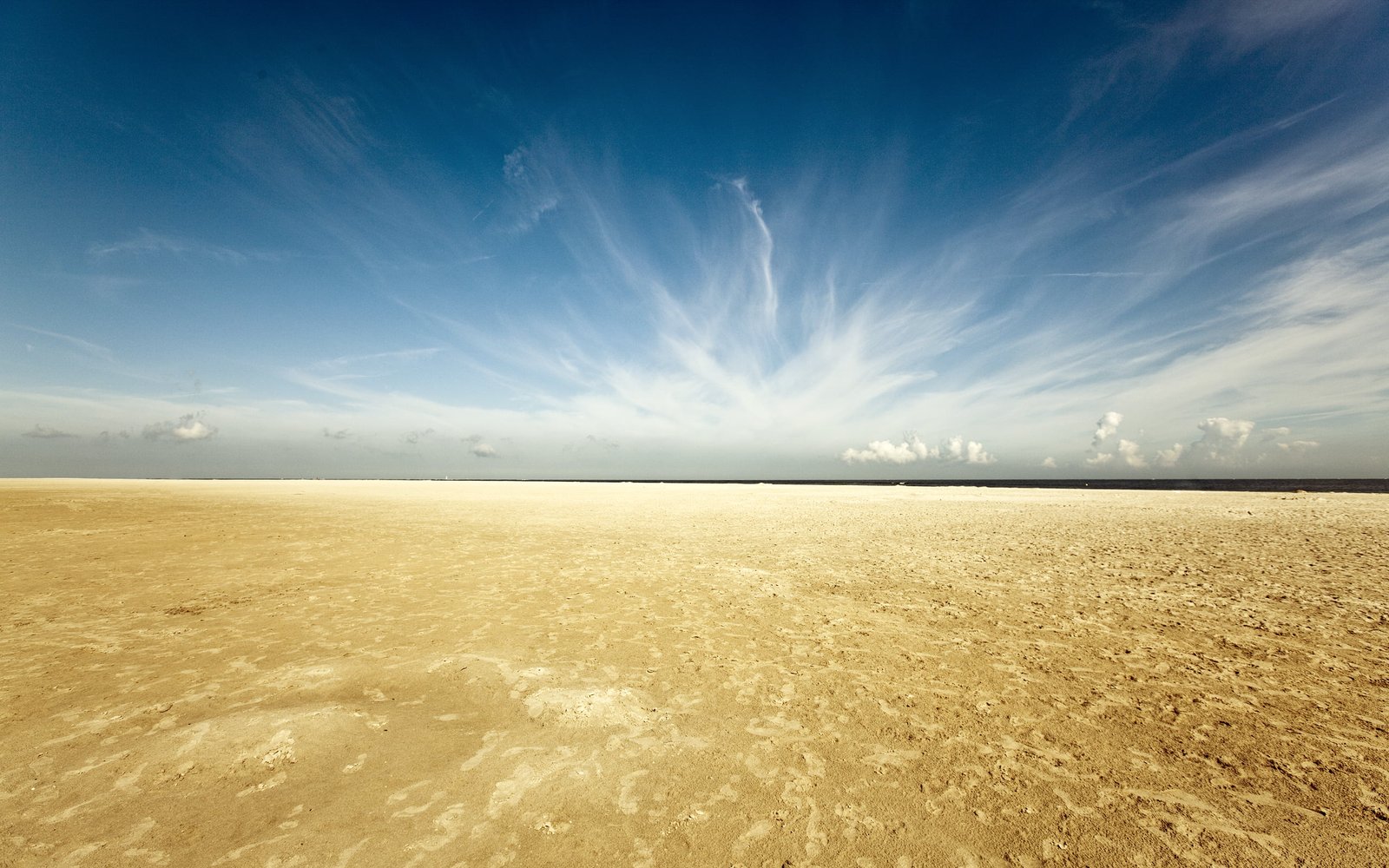 Dry Land and Blue Sky desert field clouds Nature Scenery 2k