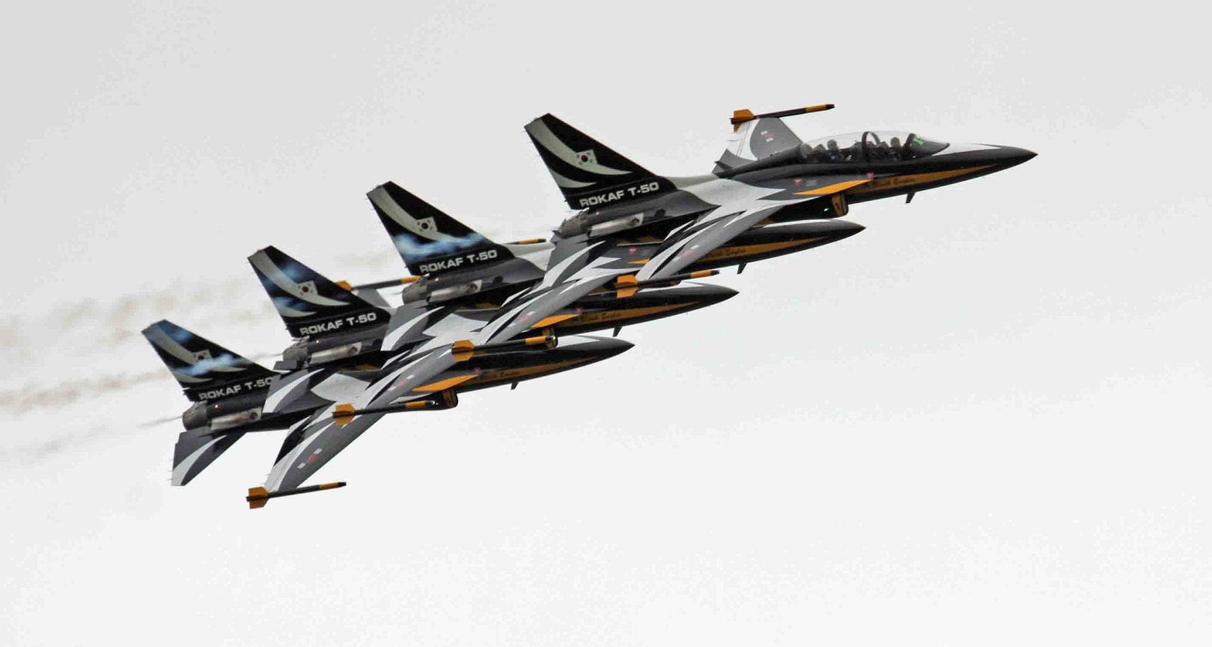 aerobatic air aircrafts black eagle eagles golden jets 2k