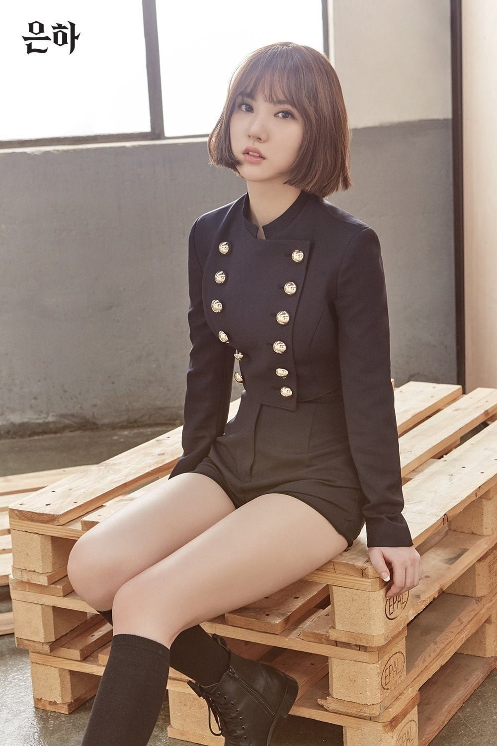 Gfriend K pop brunette women South Korea Korean dancer