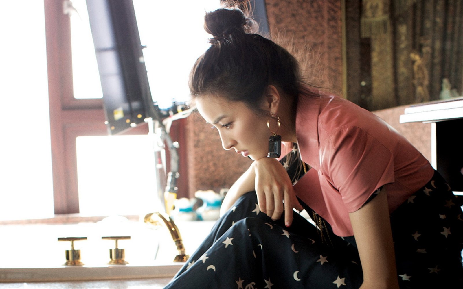 Han Hye Jin Korean beautiful photo wallpaper 04 women s pink shirt 2k