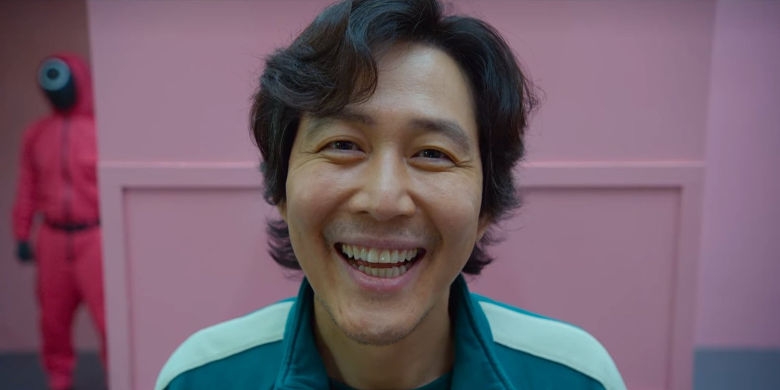 Netflix TV Series Korean men smile pink background Squid Game 2k