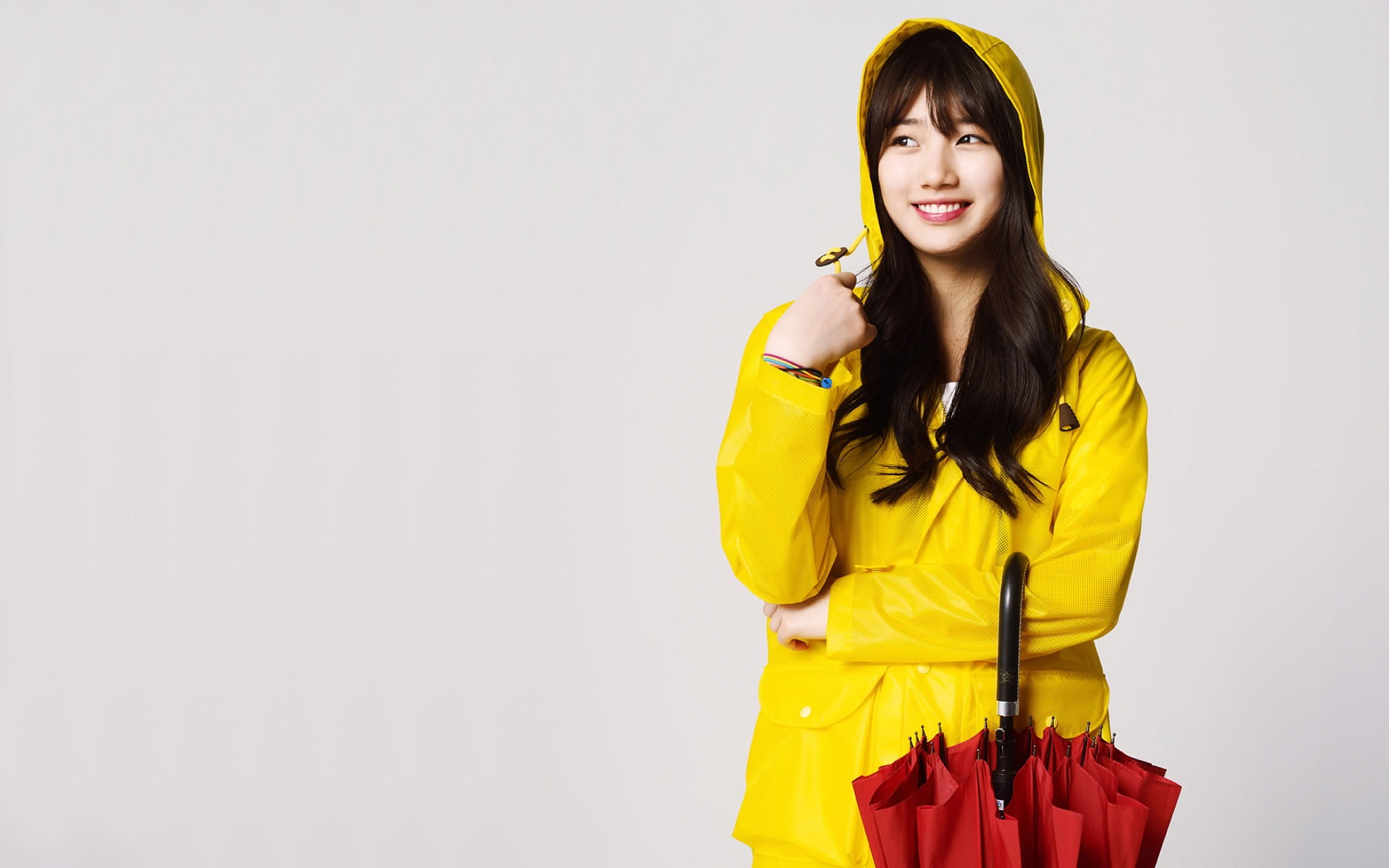 Suzy Korean girls photo HD wallpaper 06 women s yellow hooded jacket 2k