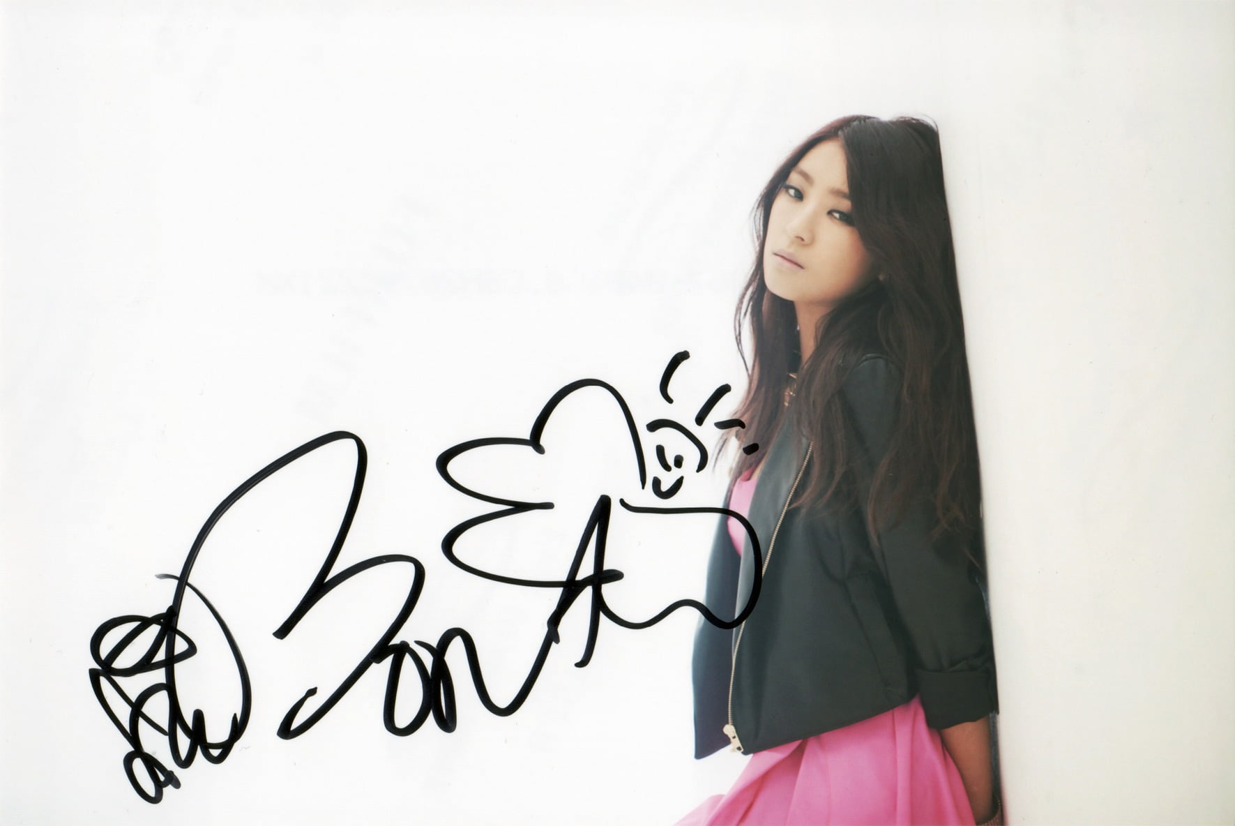 women s pink and white dress Korean Asian Sistar K pop Yoon Bora 2k